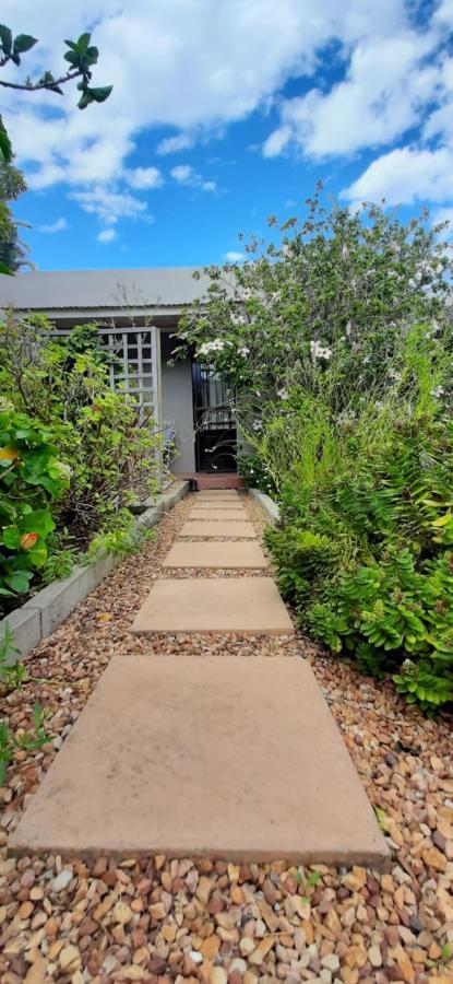 Abigail'S Garden Cottage Montagu Exterior foto